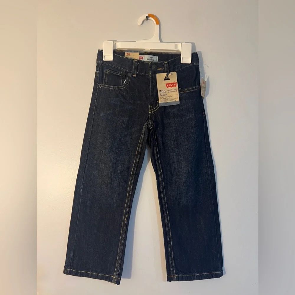💚✨NWT LEVIS STRAIGHT LEG, REGULAR FIT BOY JEANS✨💚